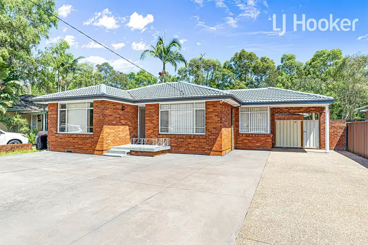 9 Bird Ave, Lurnea NSW 2170