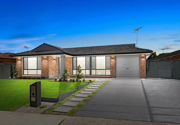 7 Whitlam Avenue, Edensor Park NSW 2176