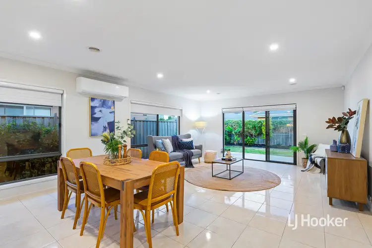 Sixth view of Homely house listing, 10 Seafarer Way, Sanctuary Lakes VIC 3030