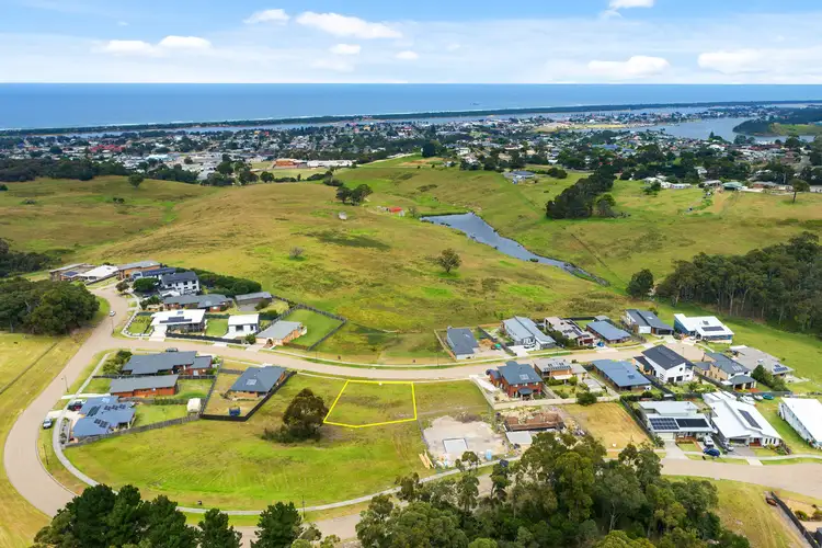 19 Riviera Court, Lakes Entrance VIC 3909