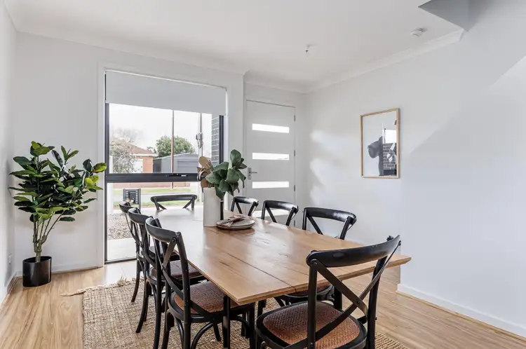 10 Fourth Avenue, Seaton SA 5023