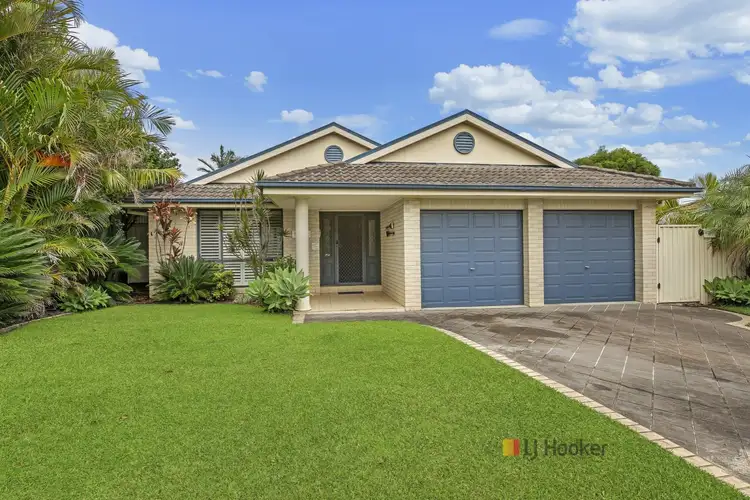 19 Mountain View Drive, Woongarrah NSW 2259