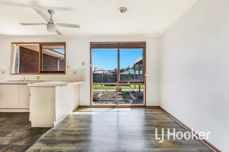 Fifth view of Homely house listing, 27 Springfield Crescent, Hampton Park VIC 3976