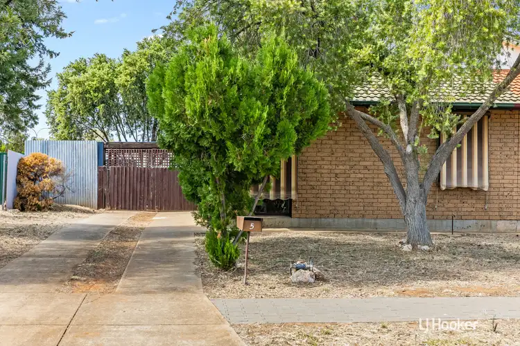 5 Warooka Crescent, Smithfield SA 5114