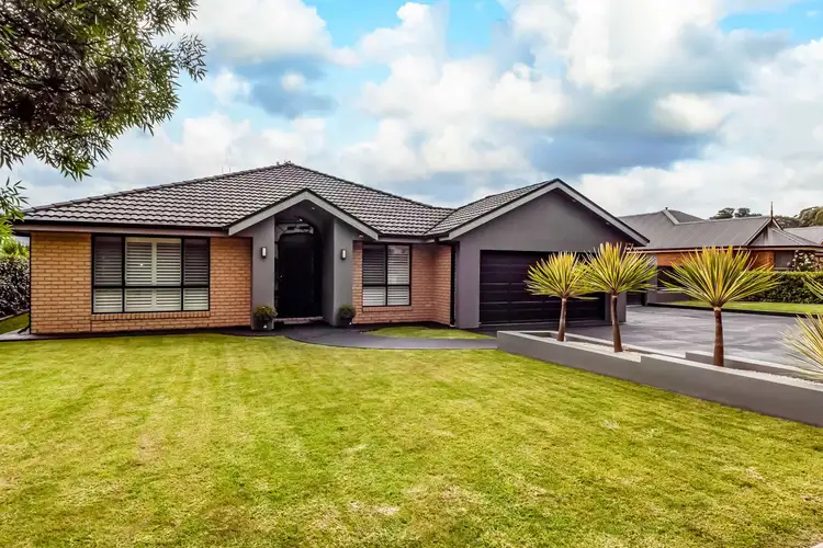 9 Claret Ash Avenue, Lithgow NSW 2790