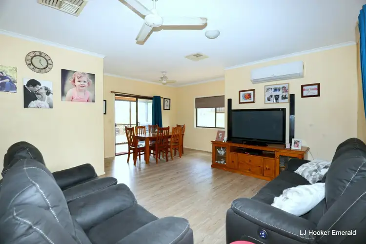 4 Maguire Place, Emerald QLD 4720