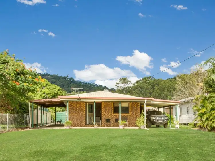 1375 Calliope River Road, Yarwun QLD 4694