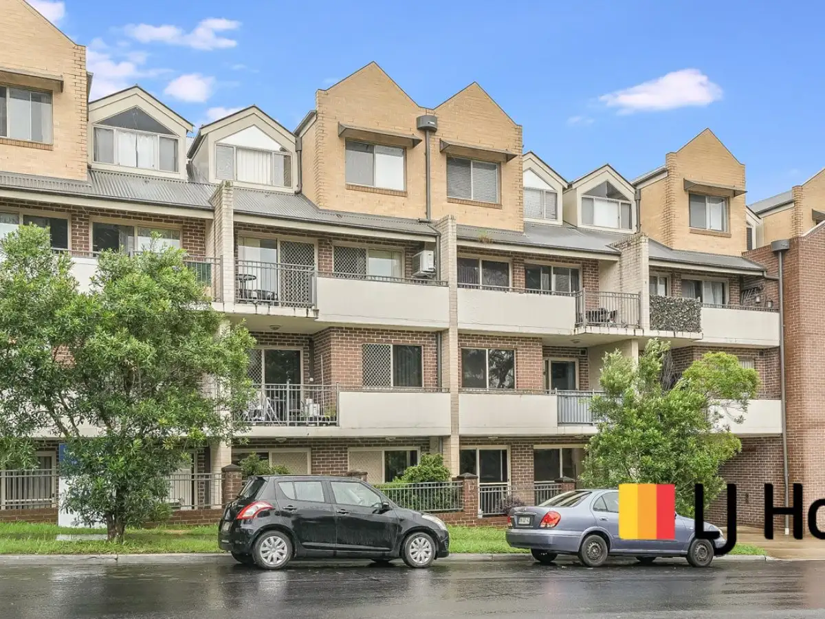 Main view of Homely apartment listing, 20/41 Woodhouse Drive, Ambarvale NSW 2560