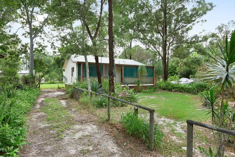 18 Nugent Street, Macleay Island QLD 4184