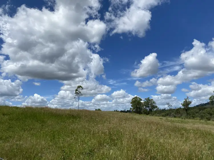 337 Windsor Drive, Mount Hallen QLD 4312