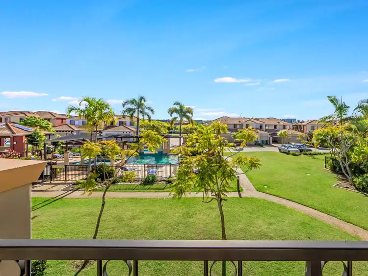 32/302 Christine Avenue, Varsity Lakes QLD 4227