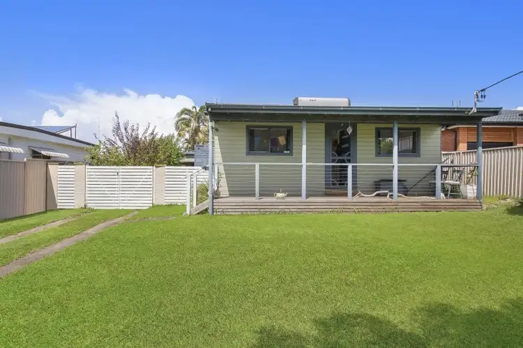 18 Carinya Street, Charmhaven NSW 2263