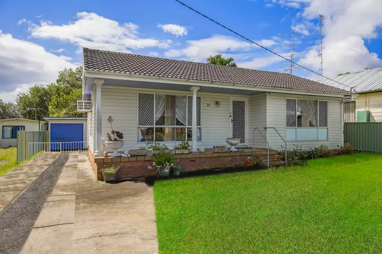 10 Fourth Avenue, Toukley NSW 2263