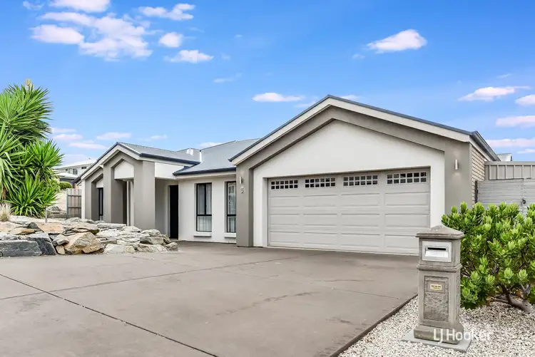 3 Fairway Drive, Mccracken SA 5211