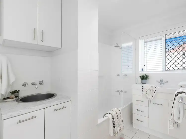 Sixth view of Homely unit listing, 10/7 Main Avenue, Coorparoo QLD 4151