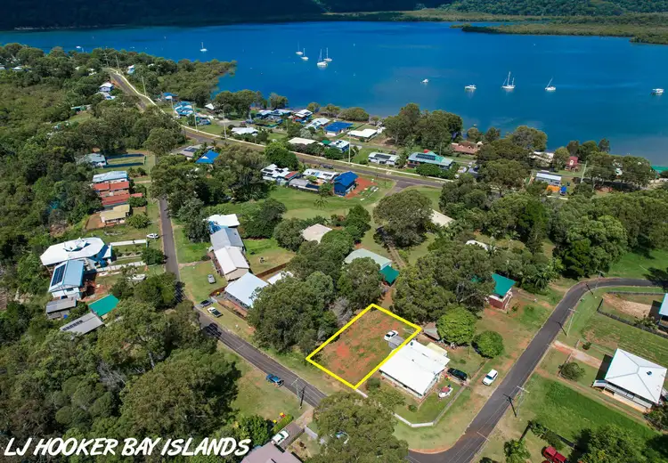 16 PATTERSON, Russell Island QLD 4184
