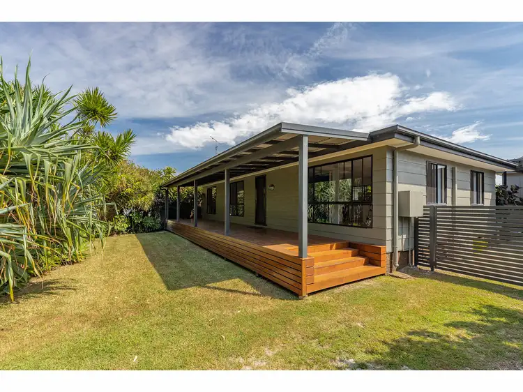 4 Stewart Parade, Tuncurry NSW 2428