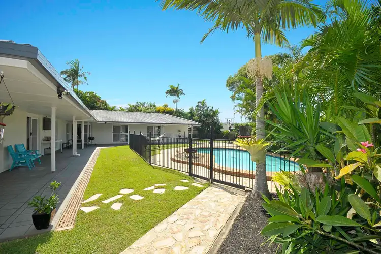 20 Ling Place, Palm Beach QLD 4221