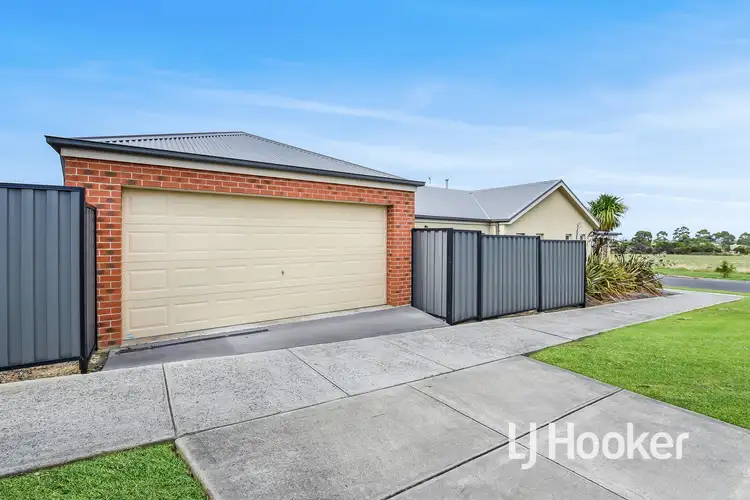 Second view of Homely house listing, 19 Havana Parade, Pakenham VIC 3810