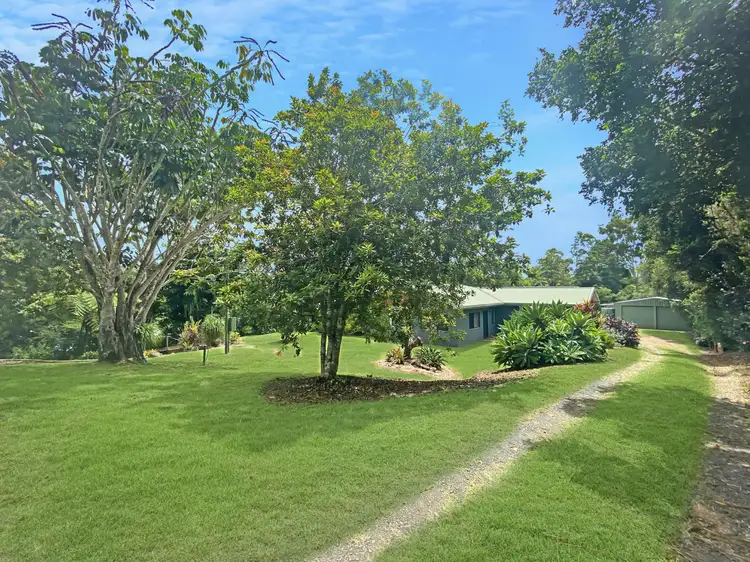10 Nadia Close West
