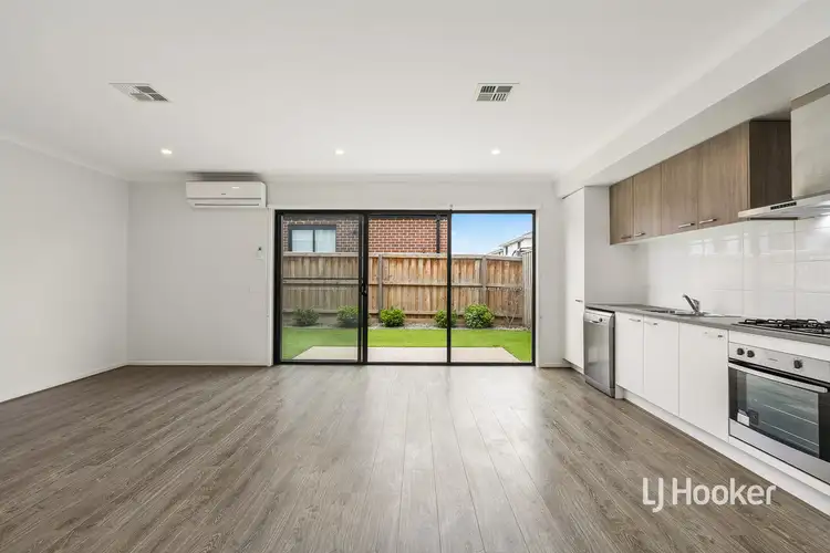 Fifth view of Homely townhouse listing, 19 Charlwood Promenade, Werribee VIC 3030