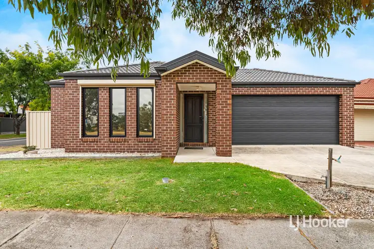 28 Sumner Crescent, Point Cook VIC 3030