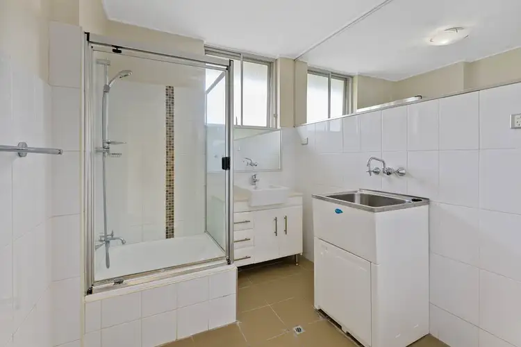 Sixth view of Homely unit listing, 4/31 St Leonards Street, Coorparoo QLD 4151