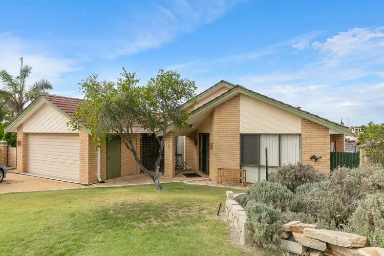 10 Clune Place, Coogee WA 6166