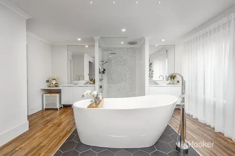 Sixth view of Homely house listing, 10 Ammolite Way, Australind WA 6233