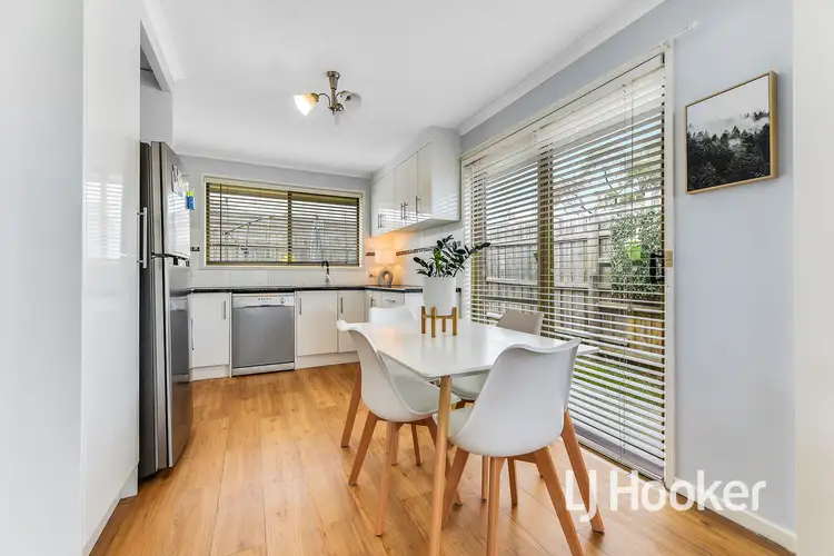 Fourth view of Homely unit listing, 2/2 Joseph Banks Crescent, Cranbourne VIC 3977