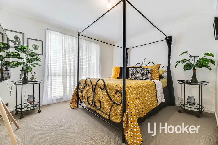 Sixth view of Homely unit listing, 2/2 Joseph Banks Crescent, Cranbourne VIC 3977