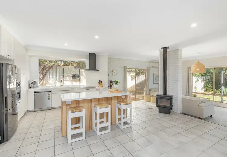 Sixth view of Homely house listing, 7 Leeves Court, Quinns Rocks WA 6030