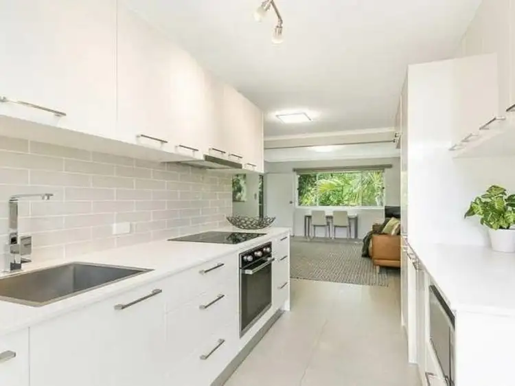 2/61 Elliot Street, Caboolture QLD 4510