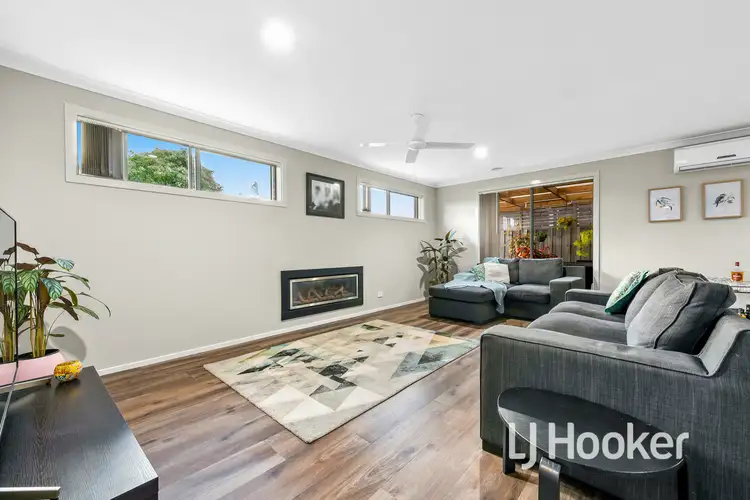 Sixth view of Homely house listing, 2 Kirwan Drive, Cranbourne East VIC 3977