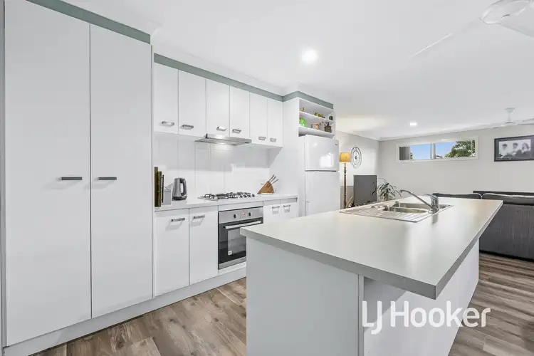 Seventh view of Homely house listing, 2 Kirwan Drive, Cranbourne East VIC 3977