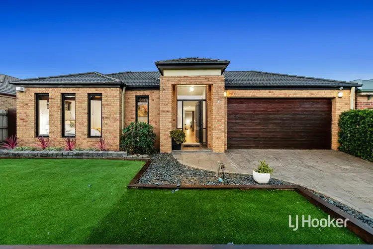 16 Creswick Drive, Point Cook VIC 3030