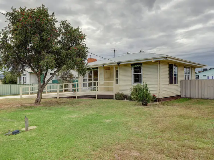 Second view of Homely house listing, 25 Higgins Street, Wangaratta VIC 3677