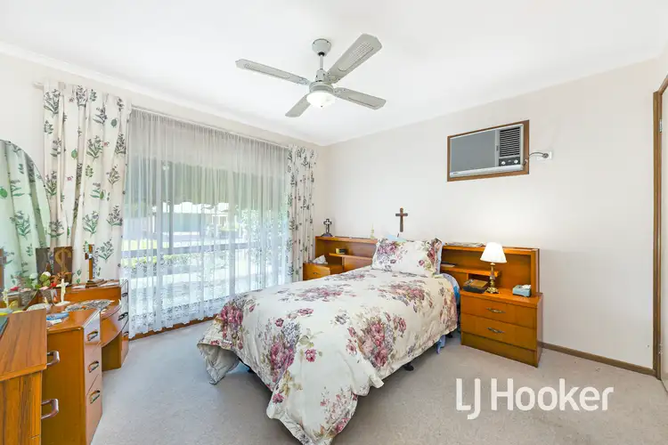 Sixth view of Homely house listing, 5 Alison Close, Pakenham VIC 3810