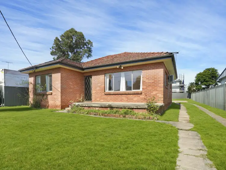 Fourth view of Homely house listing, 7 Lochee Avenue, Minto NSW 2566