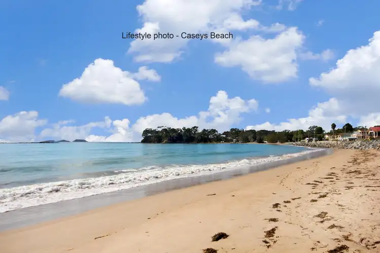 Cabin 28/414 Beach Road, Batehaven NSW 2536