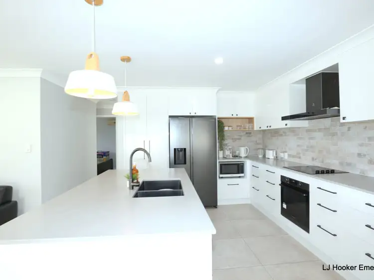 Fifth view of Homely house listing, 10 Cowan Crescent, Emerald QLD 4720