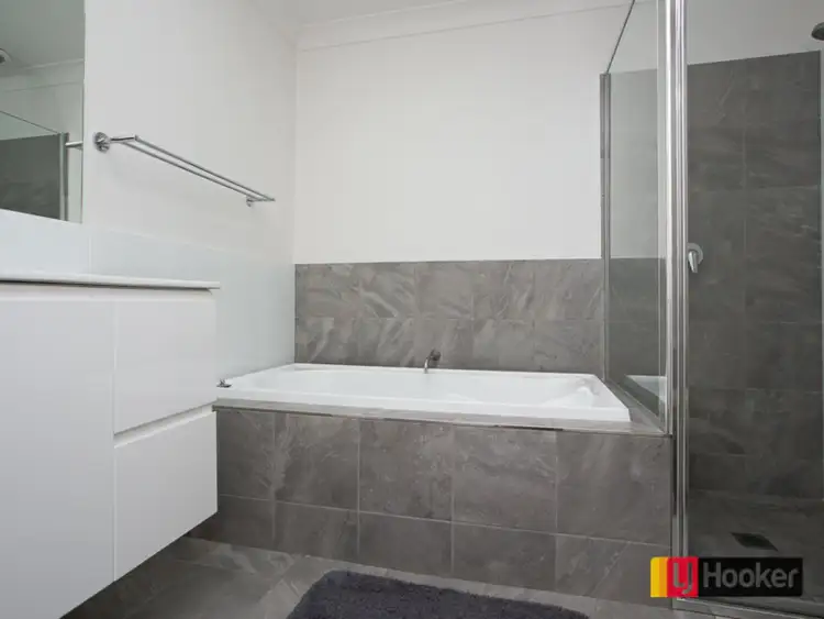 Sixth view of Homely semi-detached listing, 2/6 Scarborough Close, North Tamworth NSW 2340