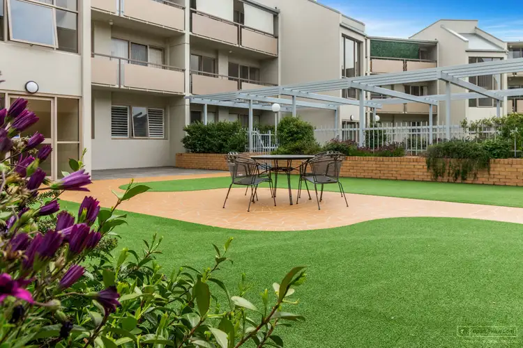 J5/2 Currie Crescent, Griffith ACT 2603