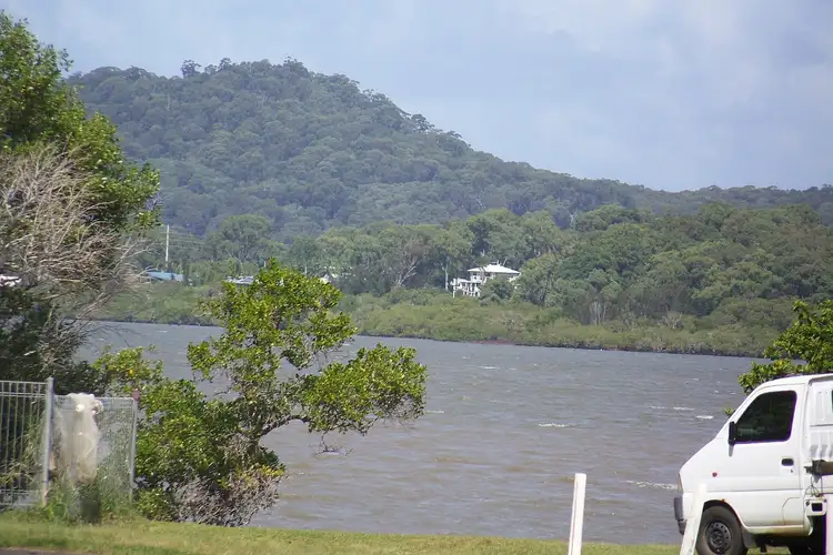 28 PAULA pde, Lamb Island QLD 4184