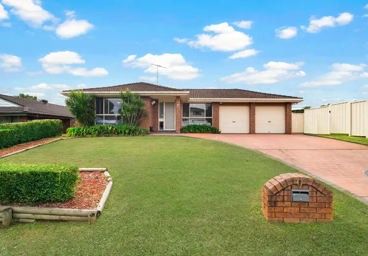 9 Diamontina Avenue, Kearns NSW 2558