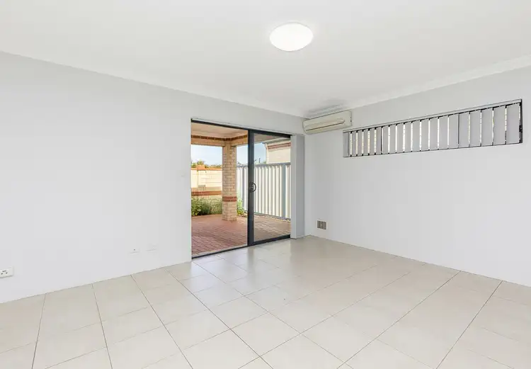 Fifth view of Homely house listing, 4/82 Rangeview Road, Landsdale WA 6065