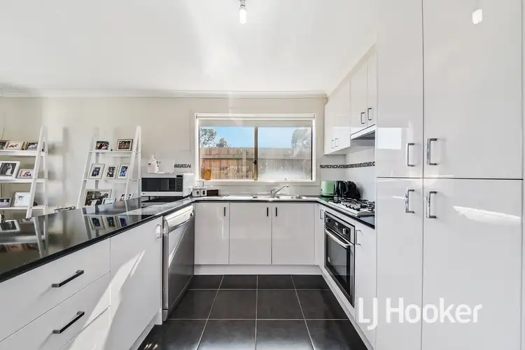 Fifth view of Homely unit listing, 10/5 Melissa Way, Pakenham VIC 3810