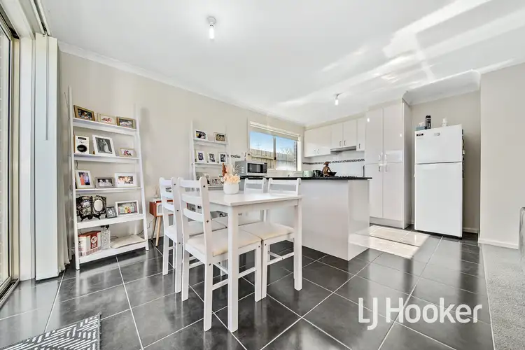 Sixth view of Homely unit listing, 10/5 Melissa Way, Pakenham VIC 3810