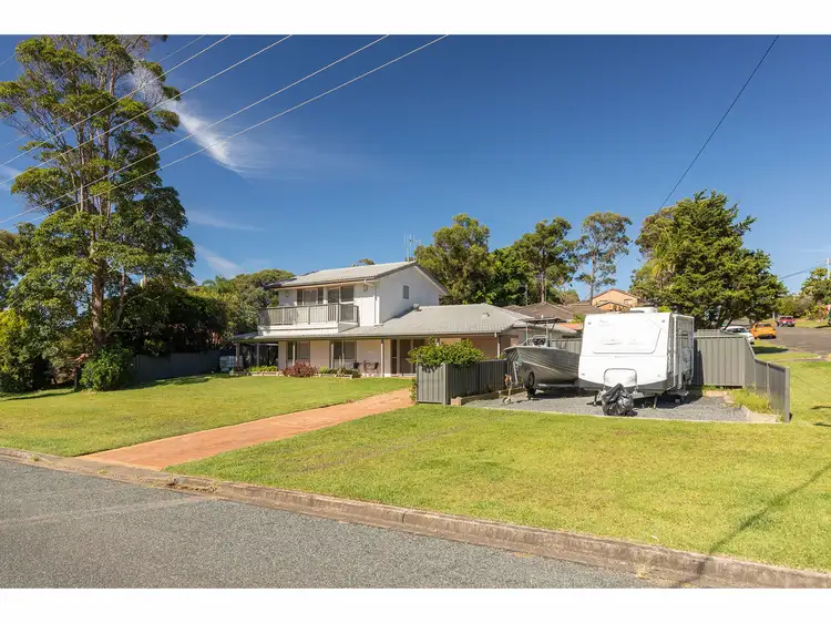 2 Seaview Street, Diamond Beach NSW 2430