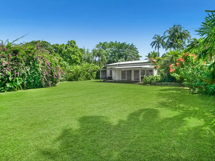 11 Fulton Close, Whitfield QLD 4870